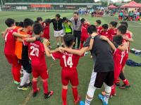 开云体育中国-包含竞技场内：球队快速进击，矫健身姿吸引目光的词条