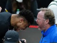 开云体育入口-包含雄鹿主帅表扬球队团结精神，积极备战下一场比赛的词条