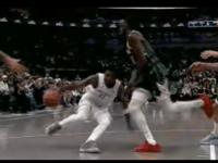 开云体育在线-包含雄鹿遭遇尴尬失分，再遭两连败的词条