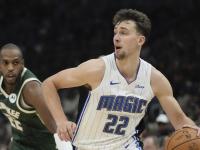 开云体育app-雄鹿客场擒活塞，终结颓势