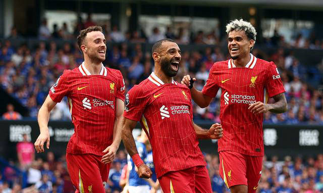 曼联全队合力,客场取得胜利 曼联全队合力,客场取得胜利