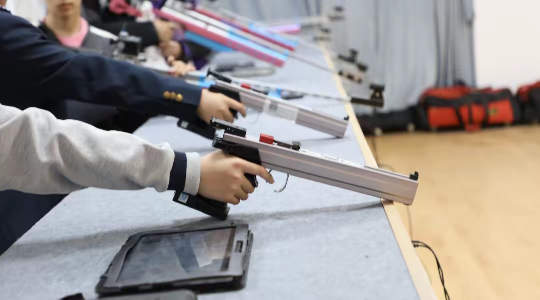 射击比赛火爆进行运动员枪法精准获得称赞的简单介绍 射击比赛火爆进行运动员枪法精准获得称赞的简单介绍