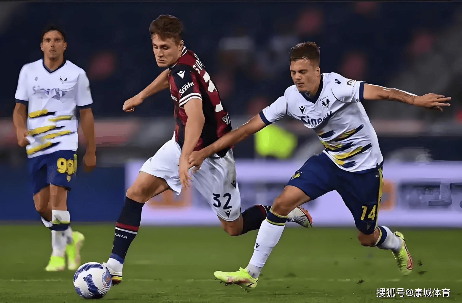 关于卡利亚里客场绝杀弗罗西诺内，保级希望重新点燃的信息