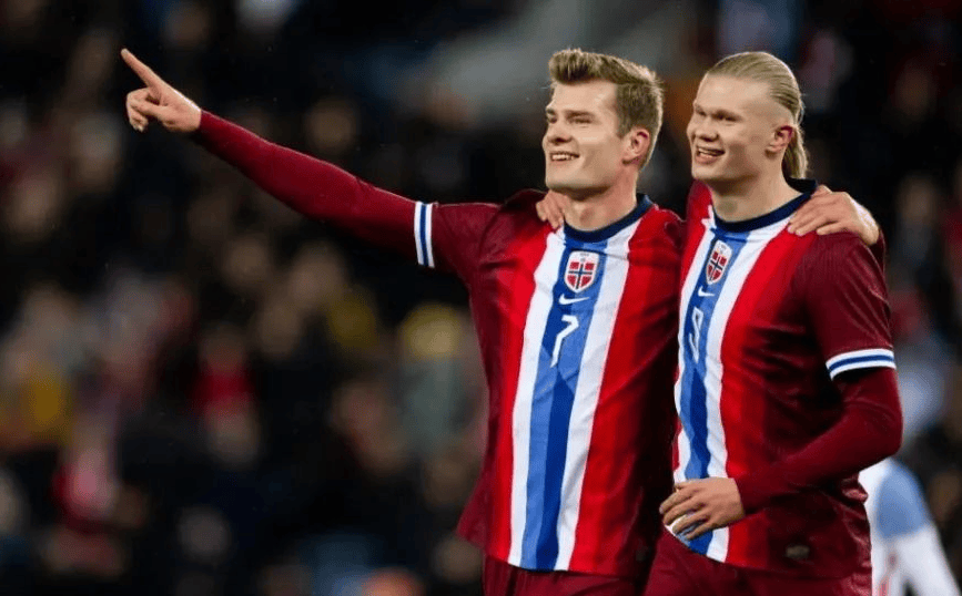 意大利主场大胜挪威，领跑世预赛小组的简单介绍