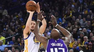 勇士主场战胜国王,保持不败 勇士主场战胜国王,保持不败