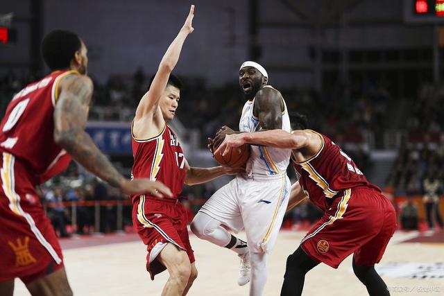 热火击败骑士豪取主场胜利 热火击败骑士豪取主场胜利