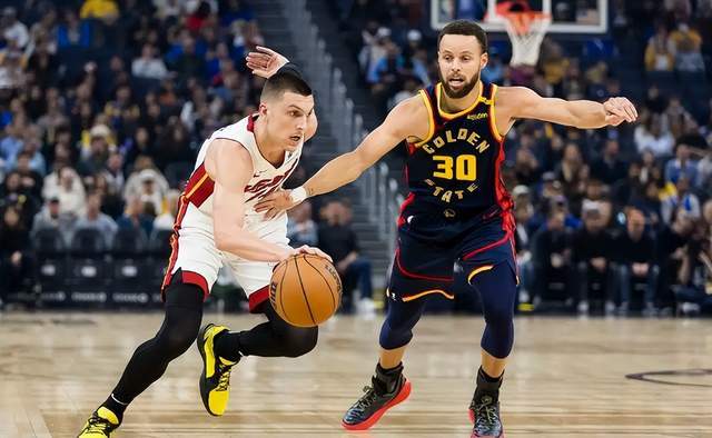 勇士惨败热火，遭遇两连败