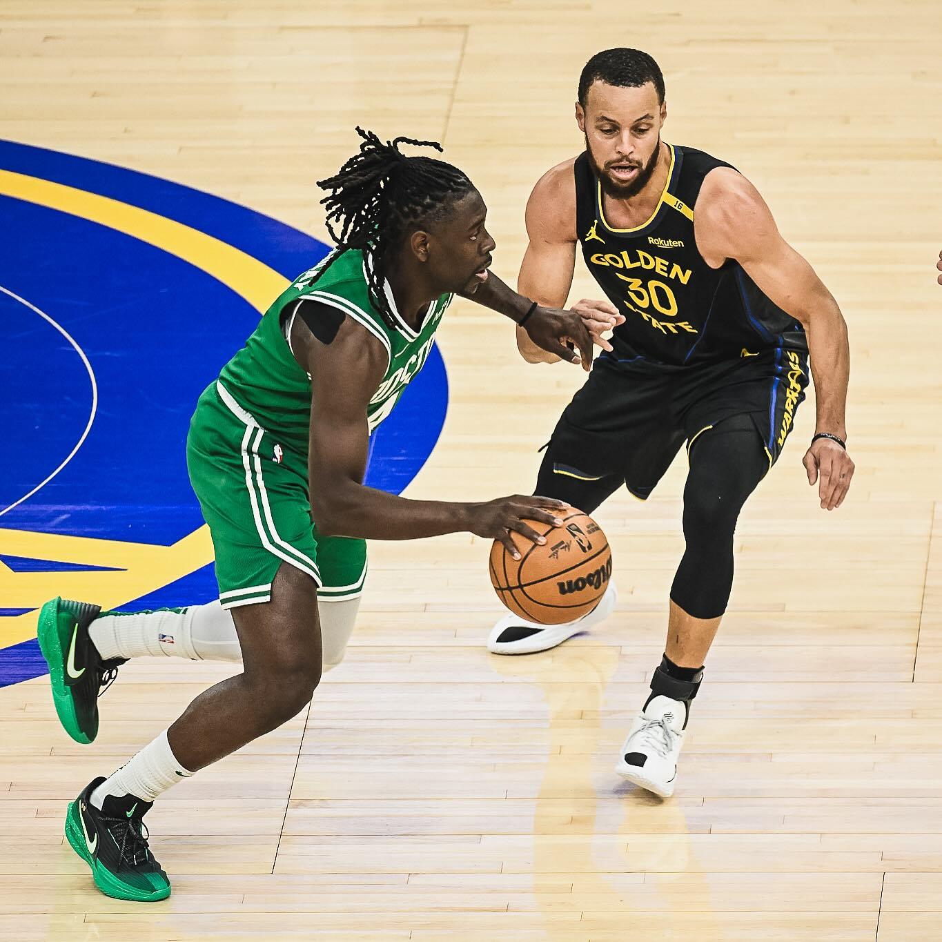 勇士后卫失准,凯尔特人客场惨败 勇士后卫失准,凯尔特人客场惨败