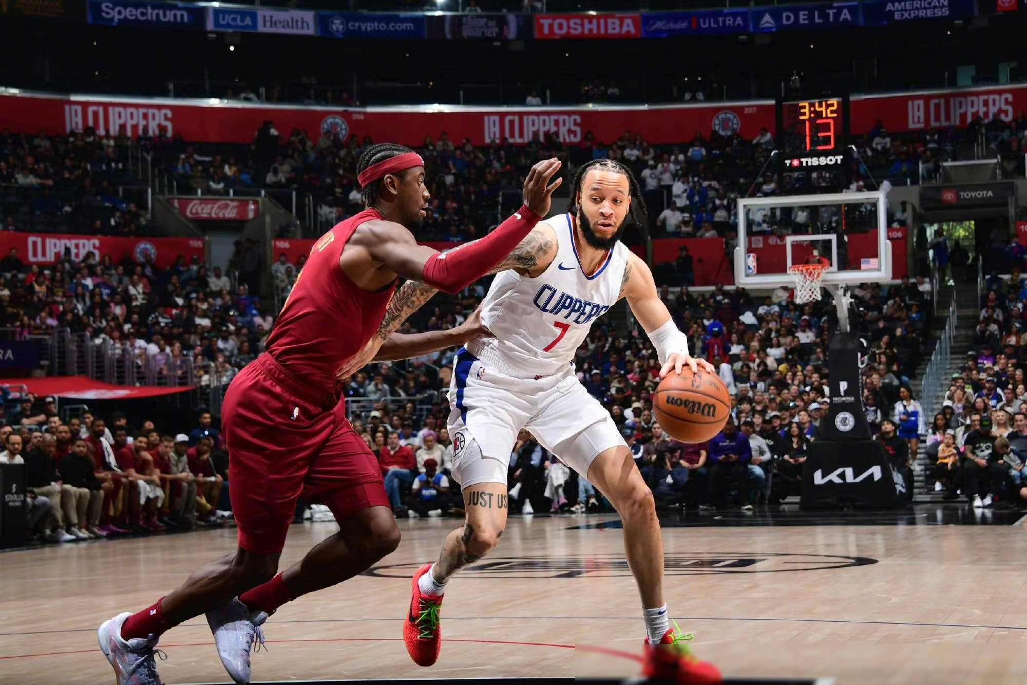 快船新援展现实力,助球队胜 快船新援展现实力,助球队胜