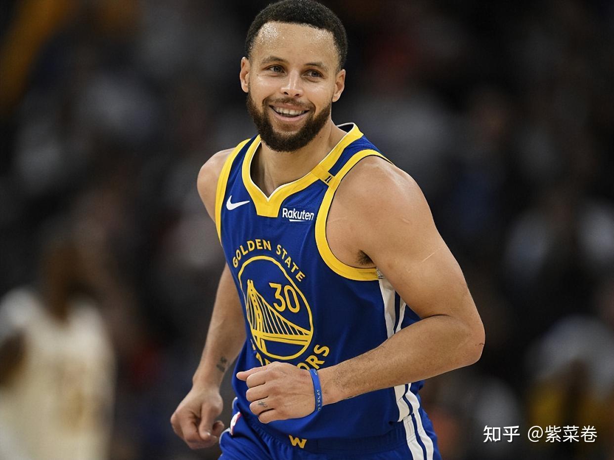 勇士险胜开拓者,库里砍下30分 勇士险胜开拓者,库里砍下30分